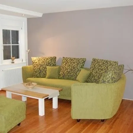 Komfortable In Mit Grossem Balkon Apartment
