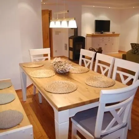 Komfortable In Mit Grossem Balkon *
